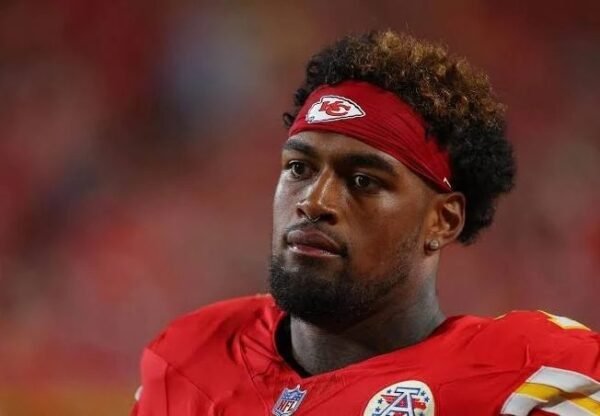 Josh Simmons finally returns to the Chiefs after the offensive line was abused by Joey Bosa and the Bills