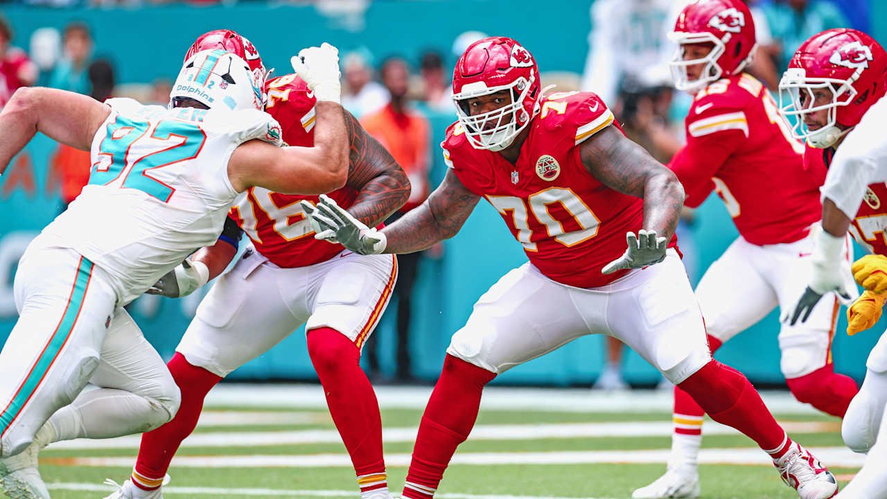 Kahlil Benson Won September’s Award. Maxx Crosby Will Test What It Means.